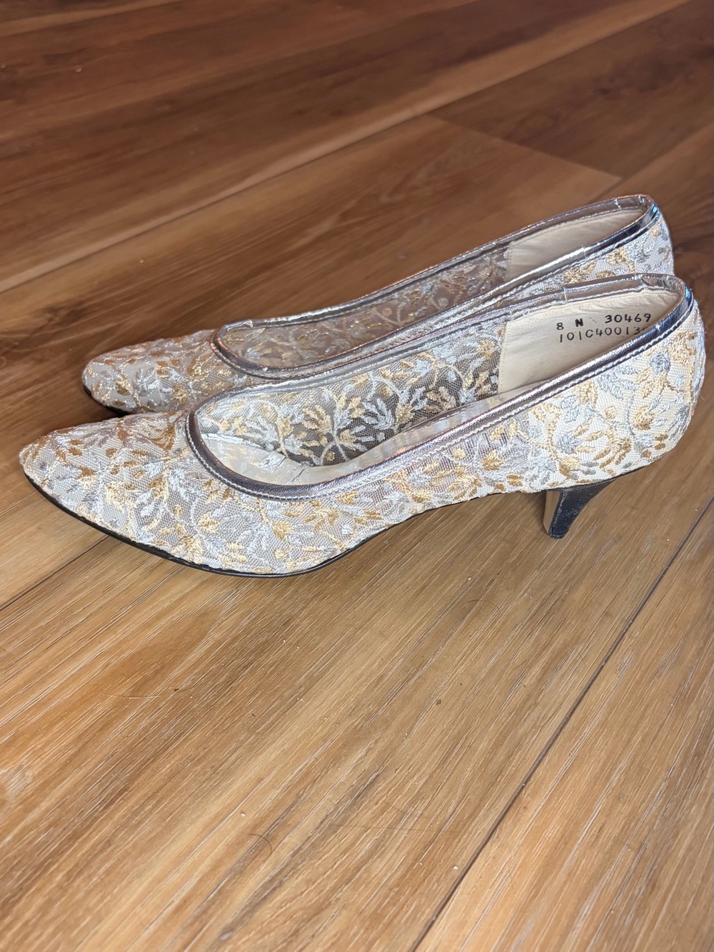 Vintage 1960s70s Couture Gold Silver Brocade Metallic Floral Kitten Heels